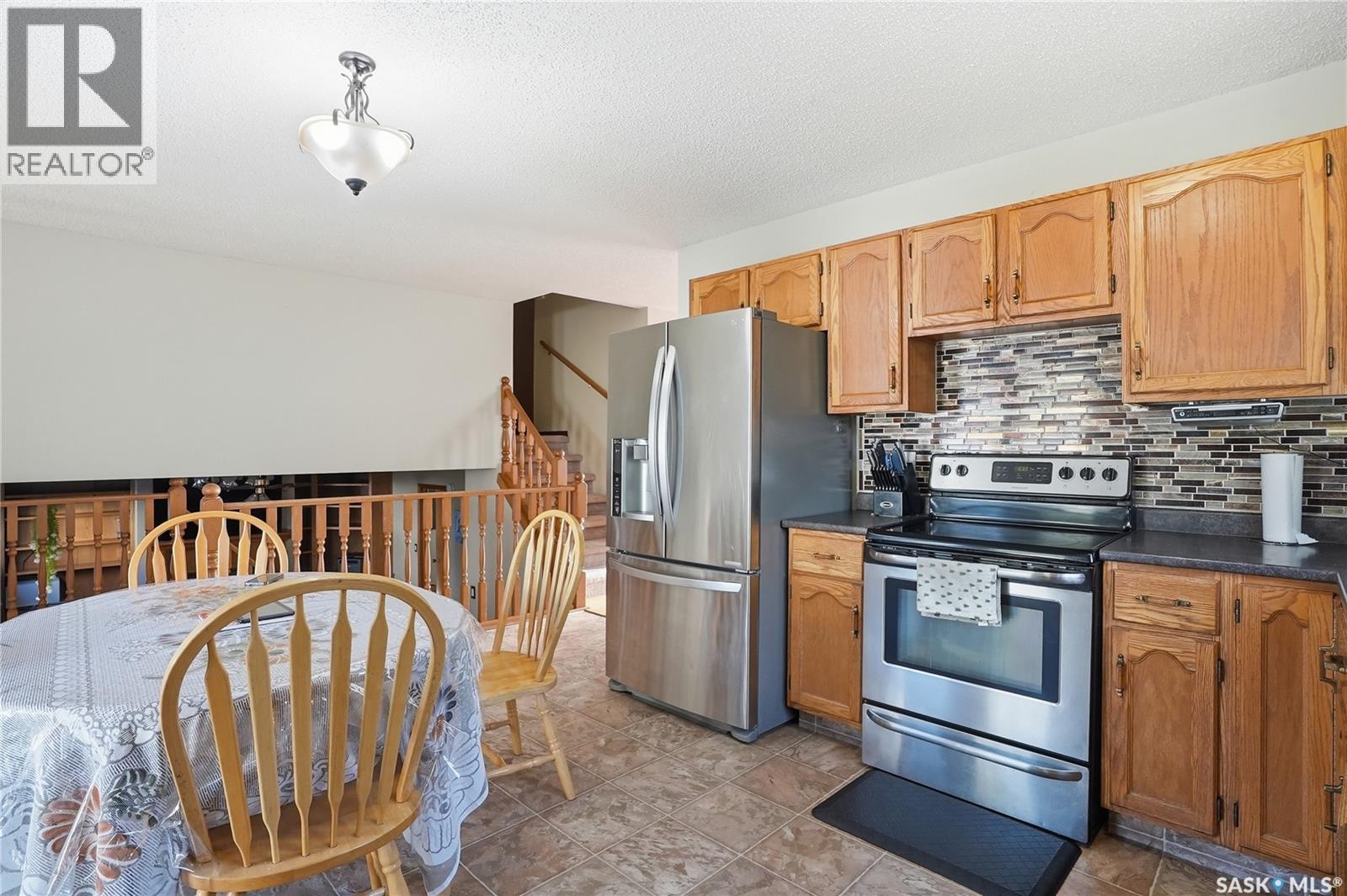454 Konihowski Road, Saskatoon, SK - Indoor Photo Showing Kitchen