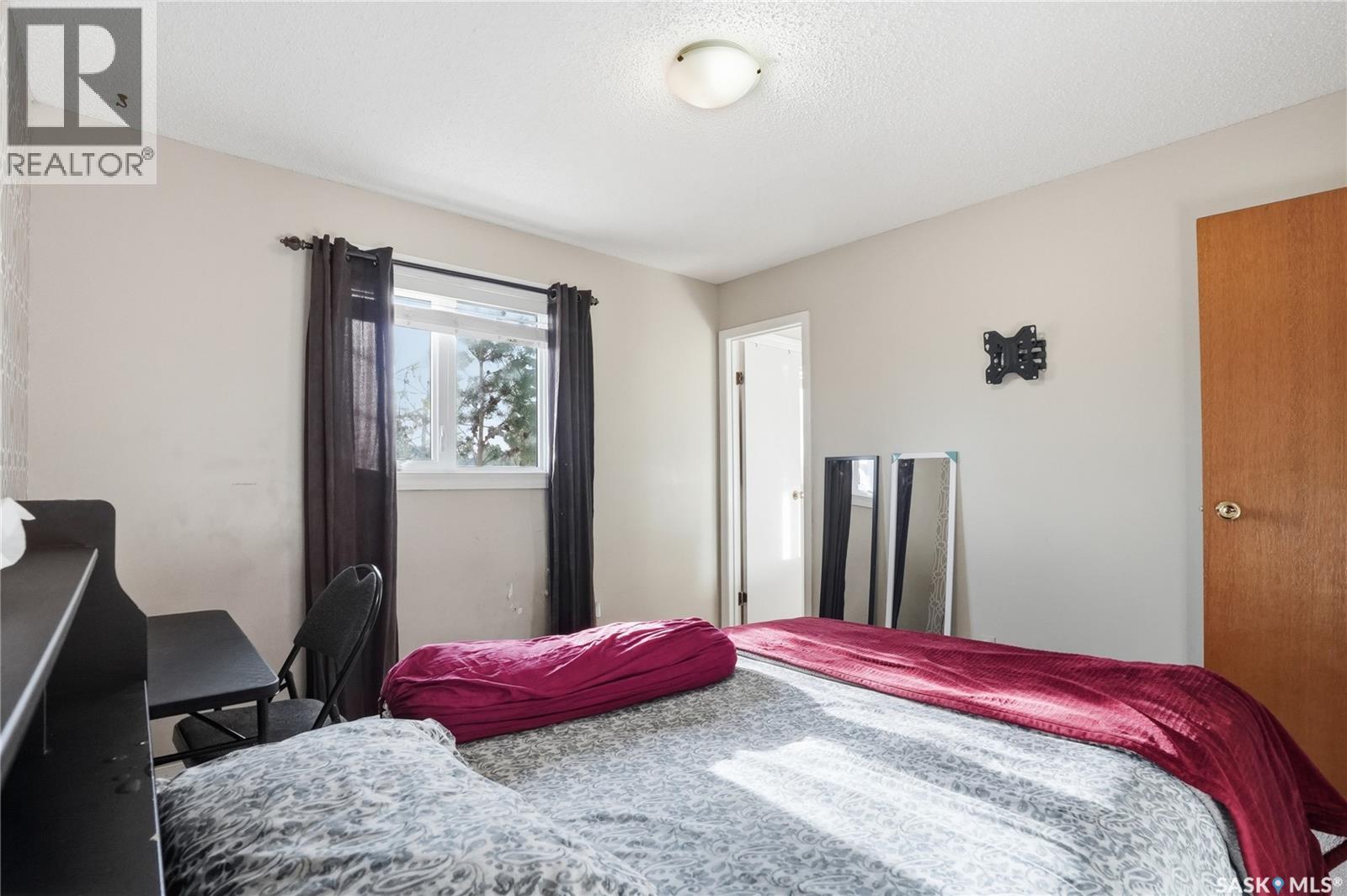 454 Konihowski Road, Saskatoon, SK - Indoor Photo Showing Bedroom