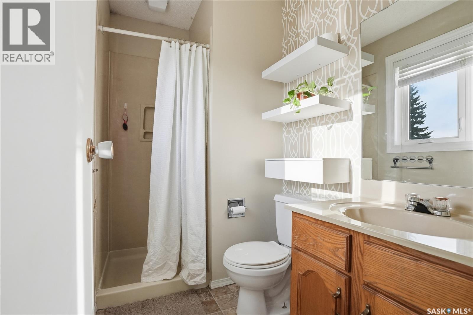 454 Konihowski Road, Saskatoon, SK - Indoor Photo Showing Bathroom