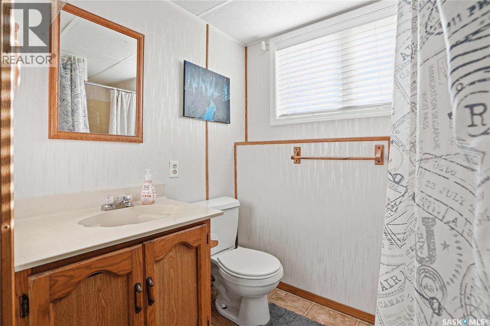 454 Konihowski Road, Saskatoon, SK - Indoor Photo Showing Bathroom
