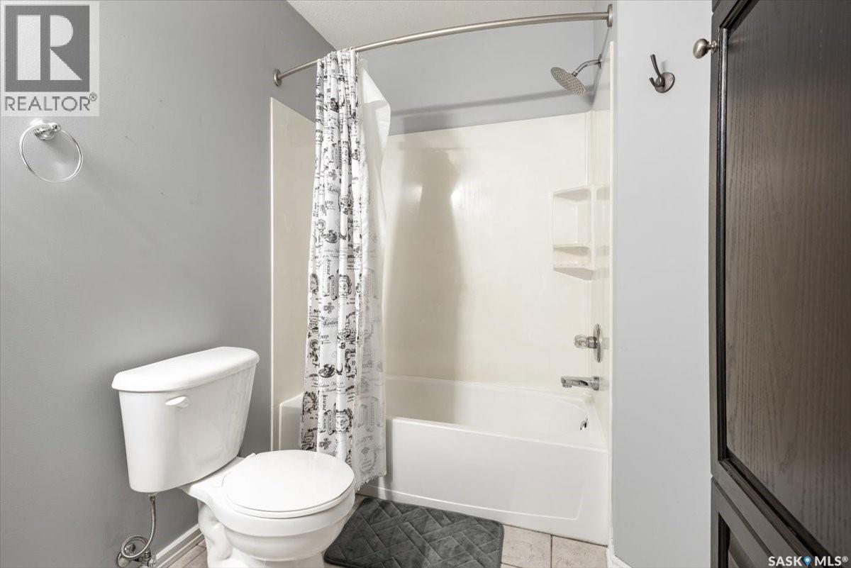 4044 Buckingham Drive E, Regina, SK - Indoor Photo Showing Bathroom