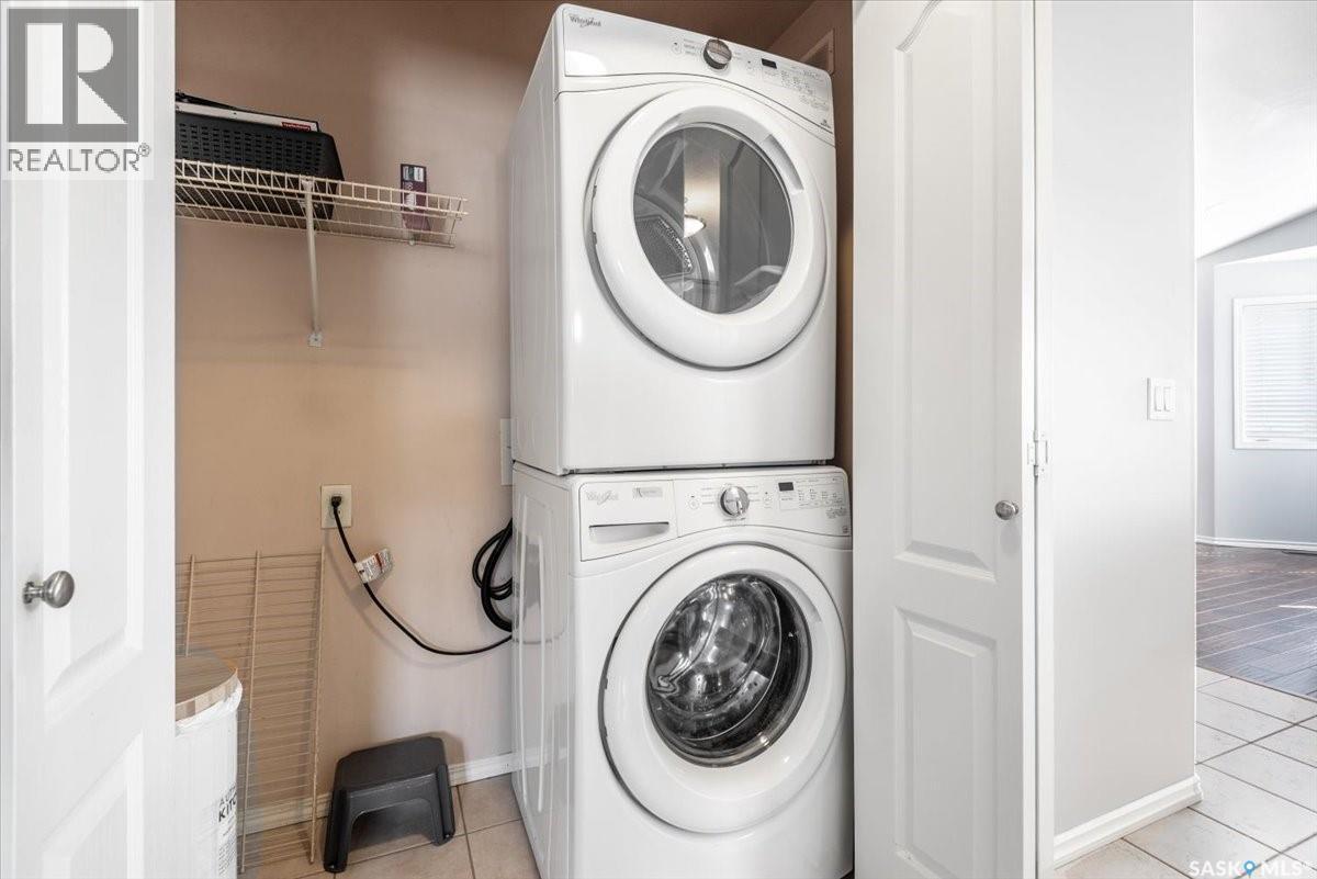 4044 Buckingham Drive E, Regina, SK - Indoor Photo Showing Laundry Room