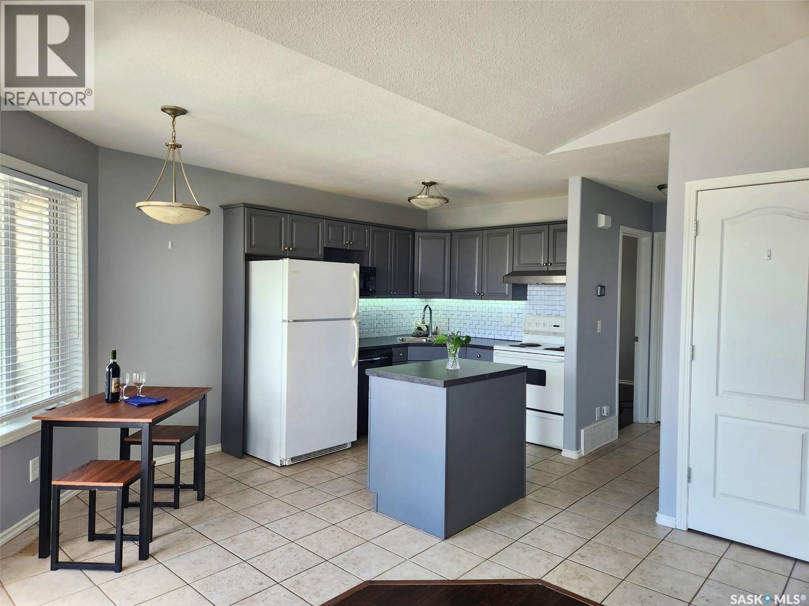 4044 Buckingham Drive E, Regina, SK - Indoor