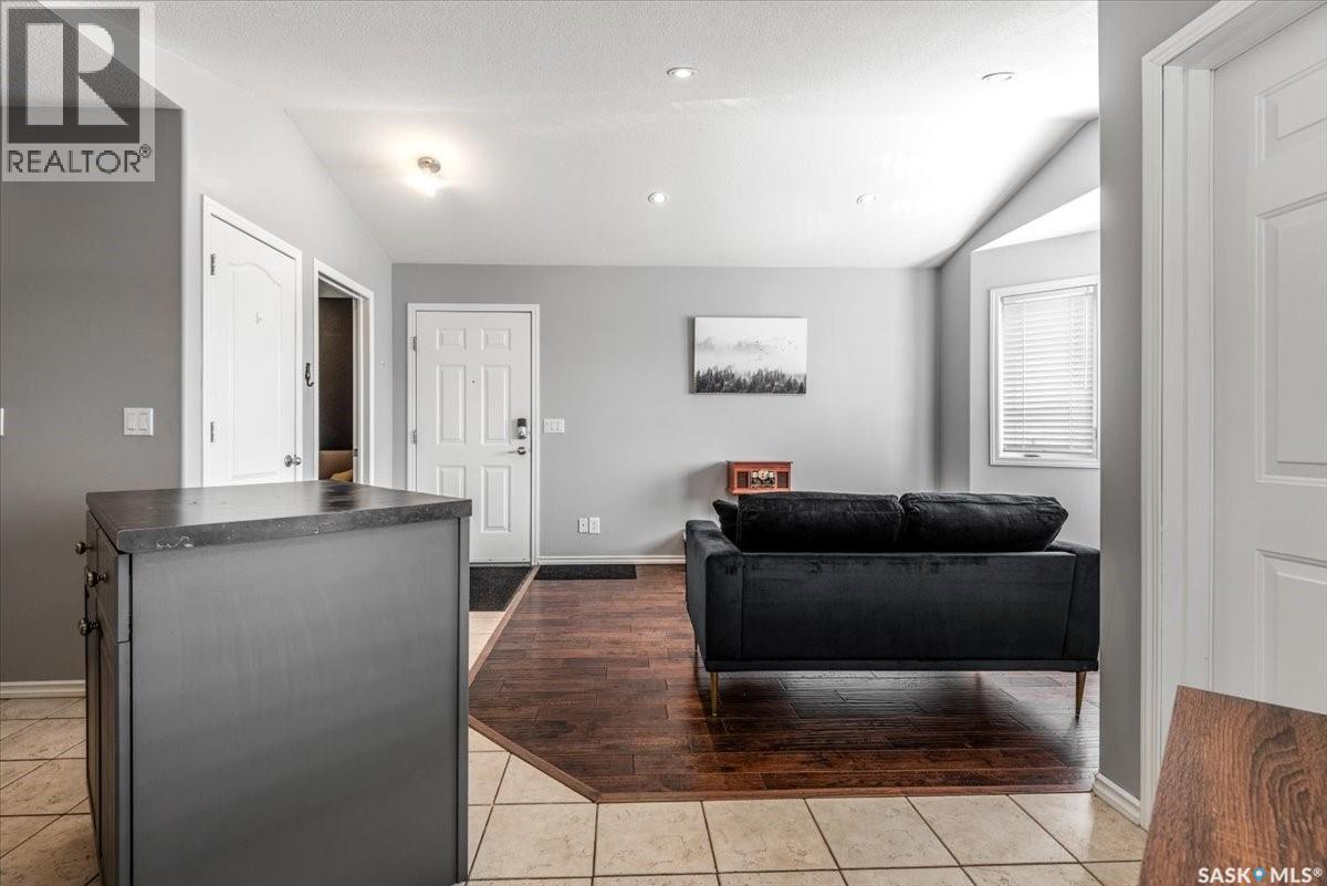 4044 Buckingham Drive E, Regina, SK - Indoor