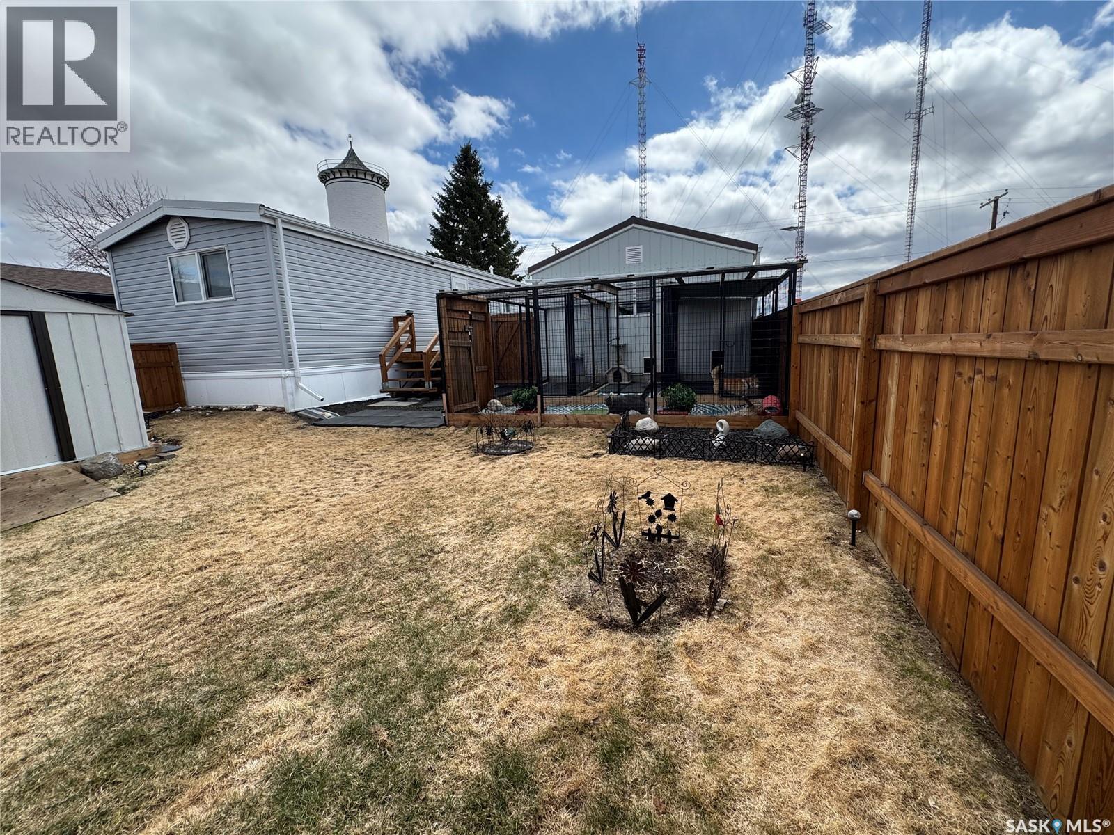 357 10Th Avenue Se, Weyburn, SK