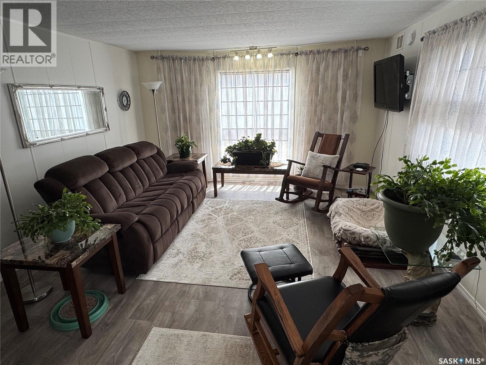 357 10Th Avenue Se, Weyburn, SK