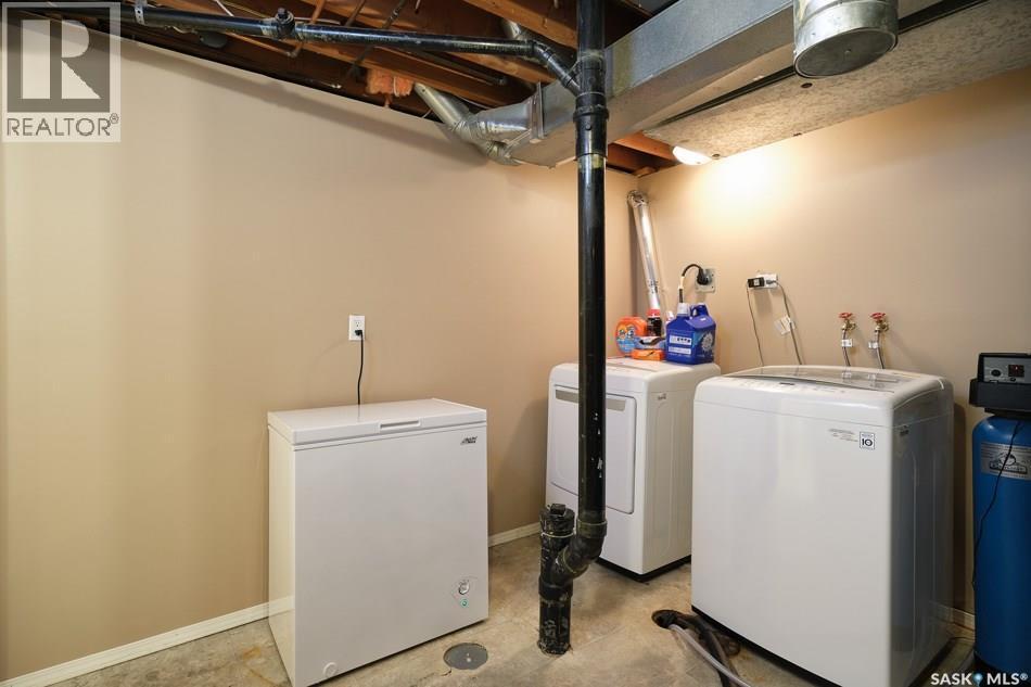 63 Killarney Way, Regina, SK - Indoor Photo Showing Laundry Room