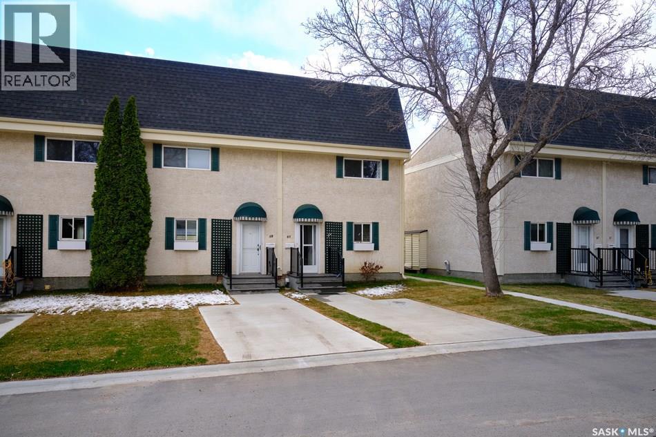 63 Killarney Way, Regina, SK - Outdoor With Facade