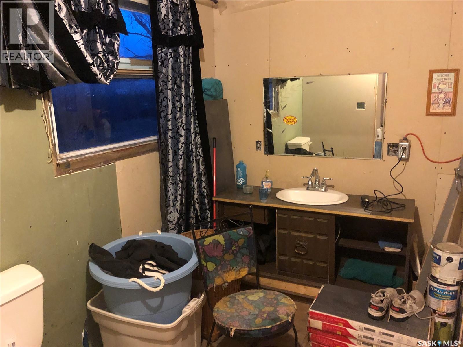 121 5Th Street, Bladworth, SK - Indoor Photo Showing Bathroom