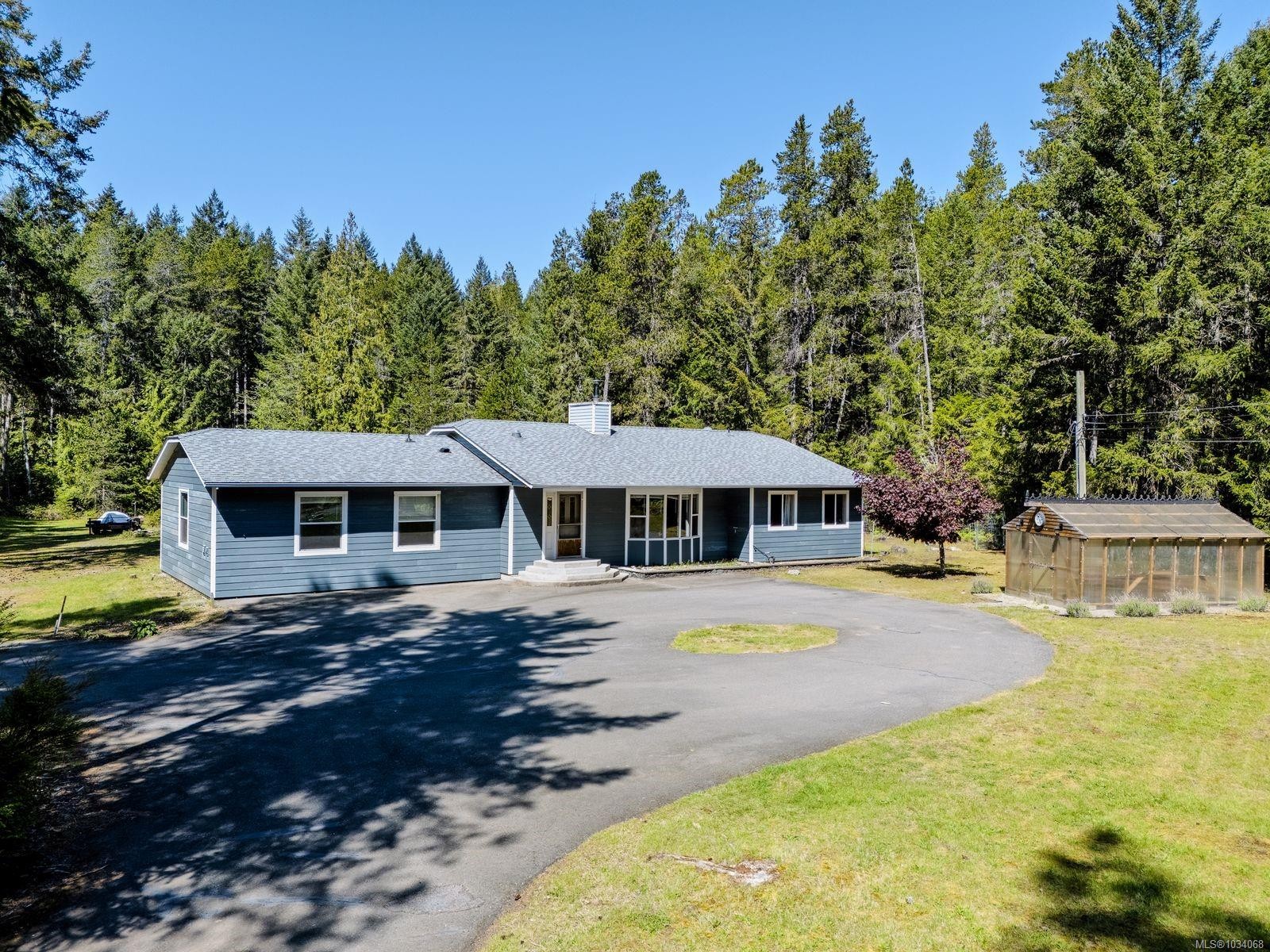 520 Corcan Rd, Qualicum Beach, BC