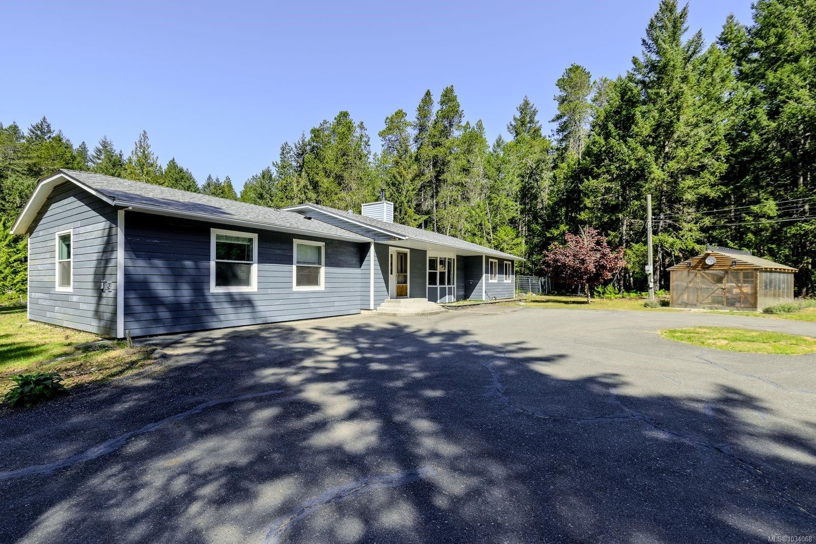 520 Corcan Rd, Qualicum Beach, BC