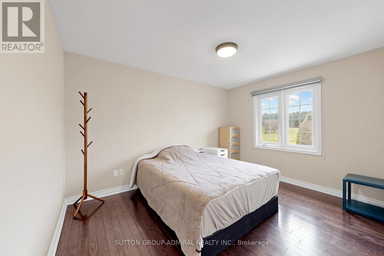 2 Gilbert Drive, Aurora, ON - Indoor Photo Showing Bedroom