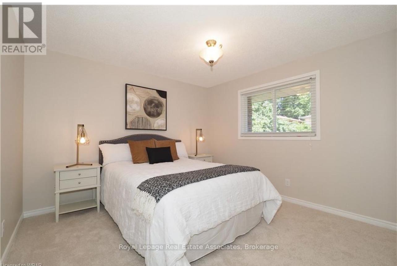 Main - 86 Overlea Crescent, Kitchener, ON - Indoor Photo Showing Bedroom