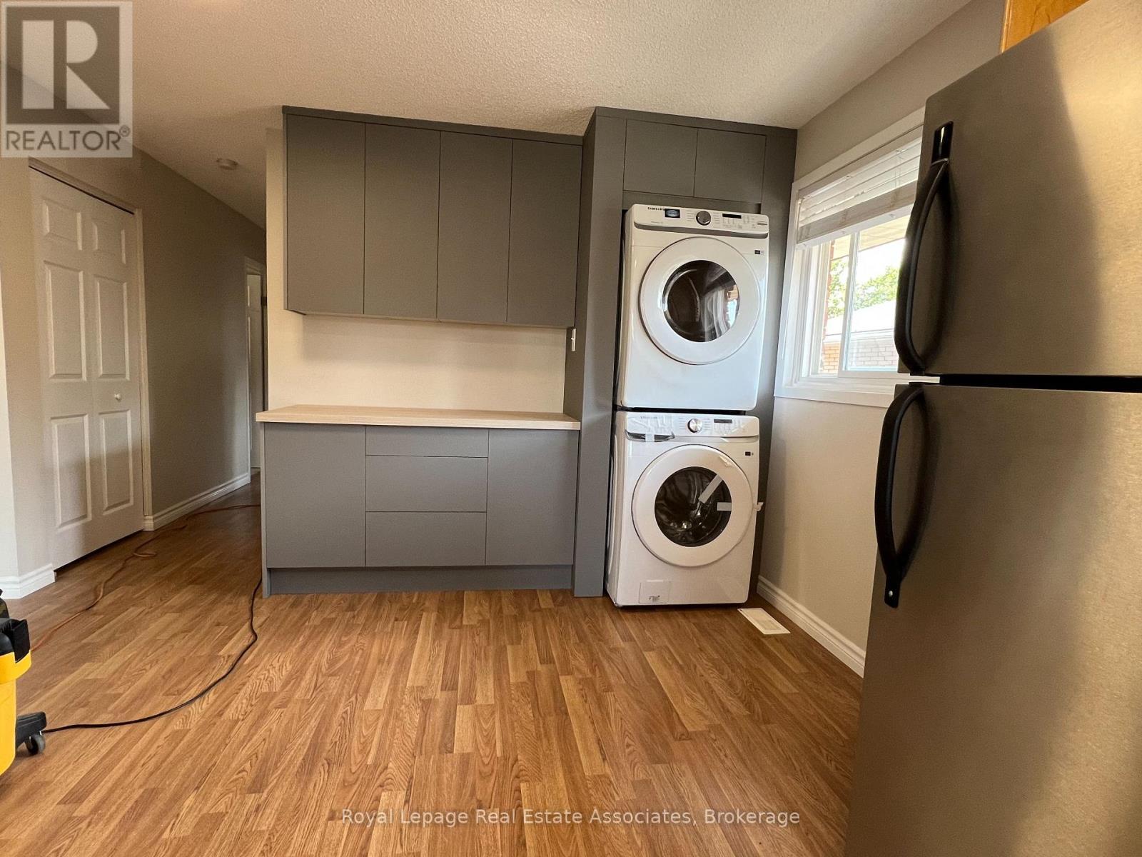 Main - 86 Overlea Crescent, Kitchener, ON - Indoor Photo Showing Laundry Room