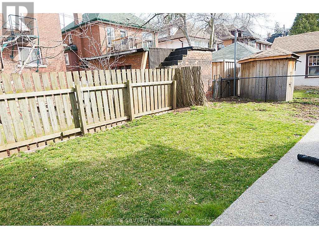 147 Holton Avenue S, Hamilton, ON - Outdoor
