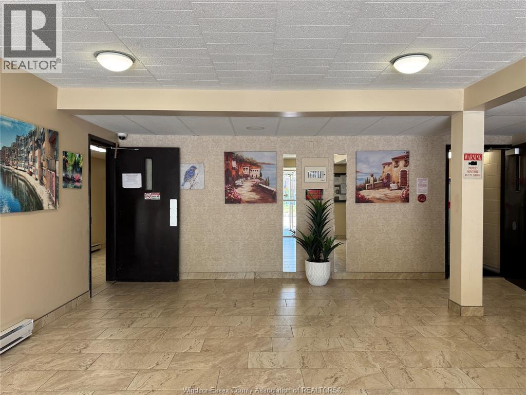 6647 Thornberry Crescent, Windsor, ON - Indoor Photo Showing Other Room