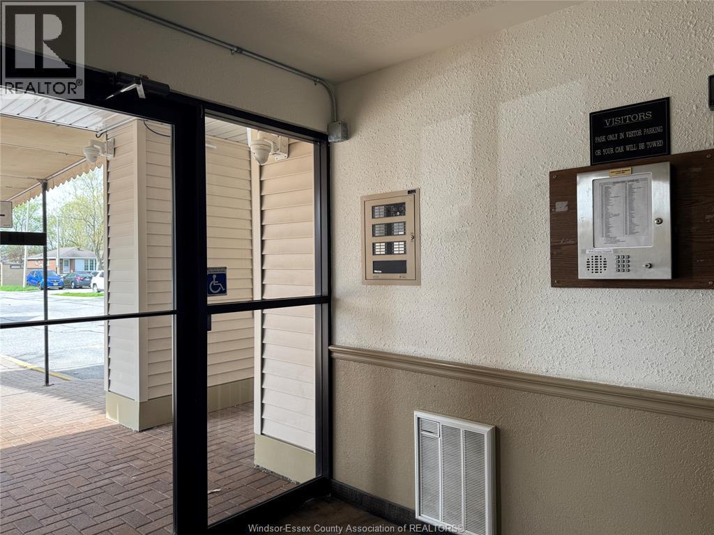 6647 Thornberry Crescent, Windsor, ON - Photo Showing Other Room