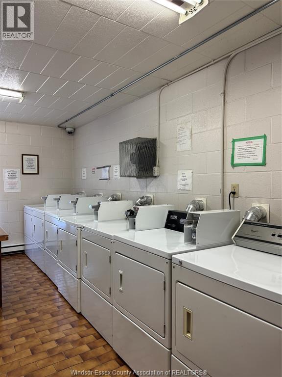 6647 Thornberry Crescent, Windsor, ON - Indoor Photo Showing Laundry Room