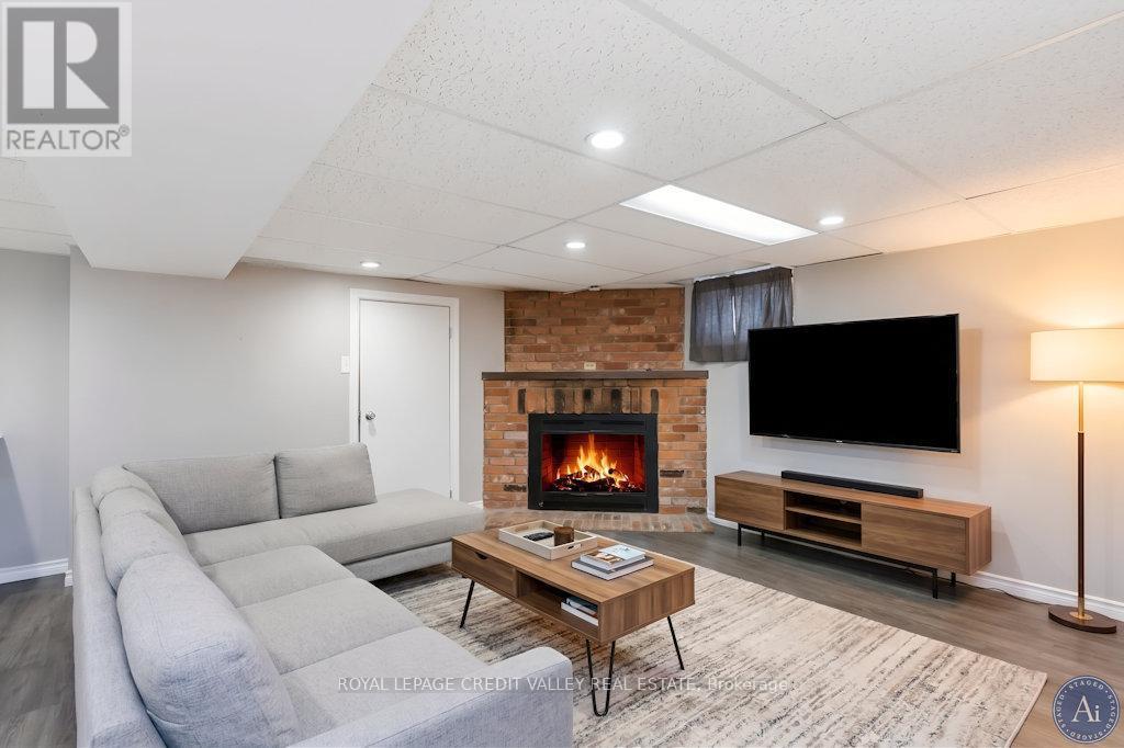 117 Glencarry Avenue, Hamilton, ON - Indoor With Fireplace
