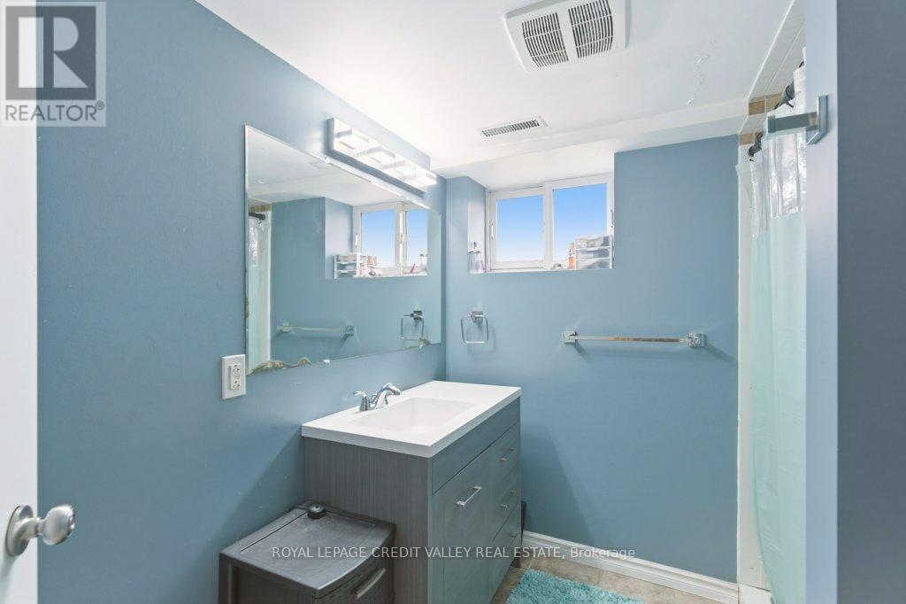 117 Glencarry Avenue, Hamilton, ON - Indoor Photo Showing Bathroom