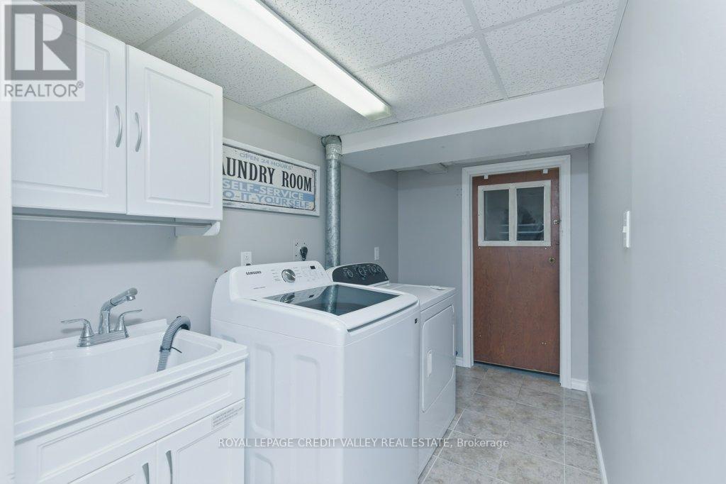 117 Glencarry Avenue, Hamilton, ON - Indoor Photo Showing Laundry Room