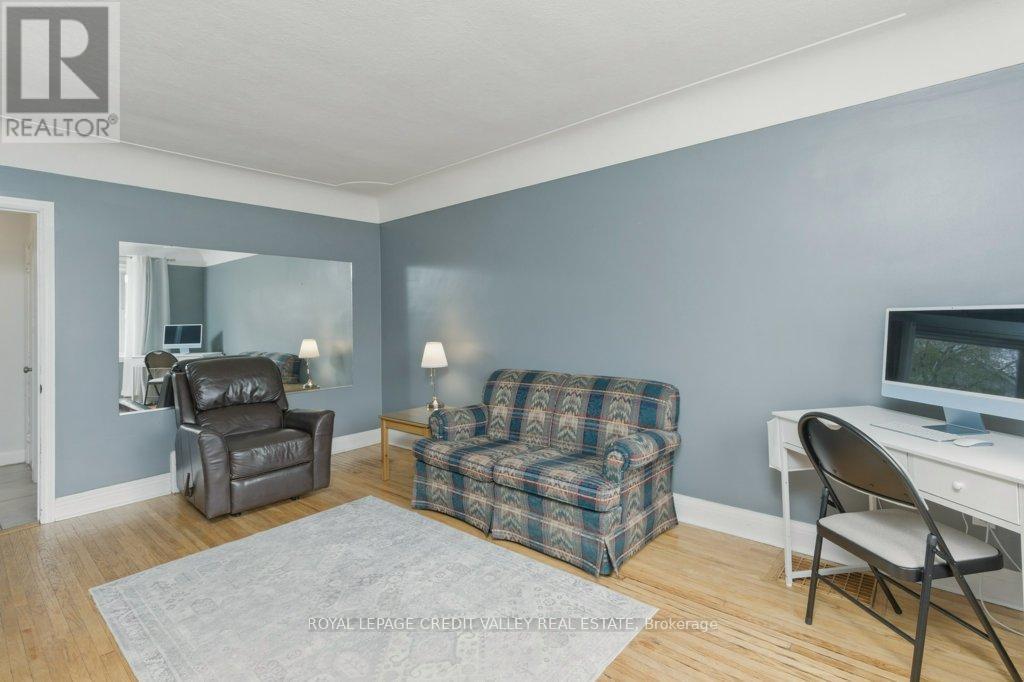 117 Glencarry Avenue, Hamilton, ON - Indoor Photo Showing Living Room