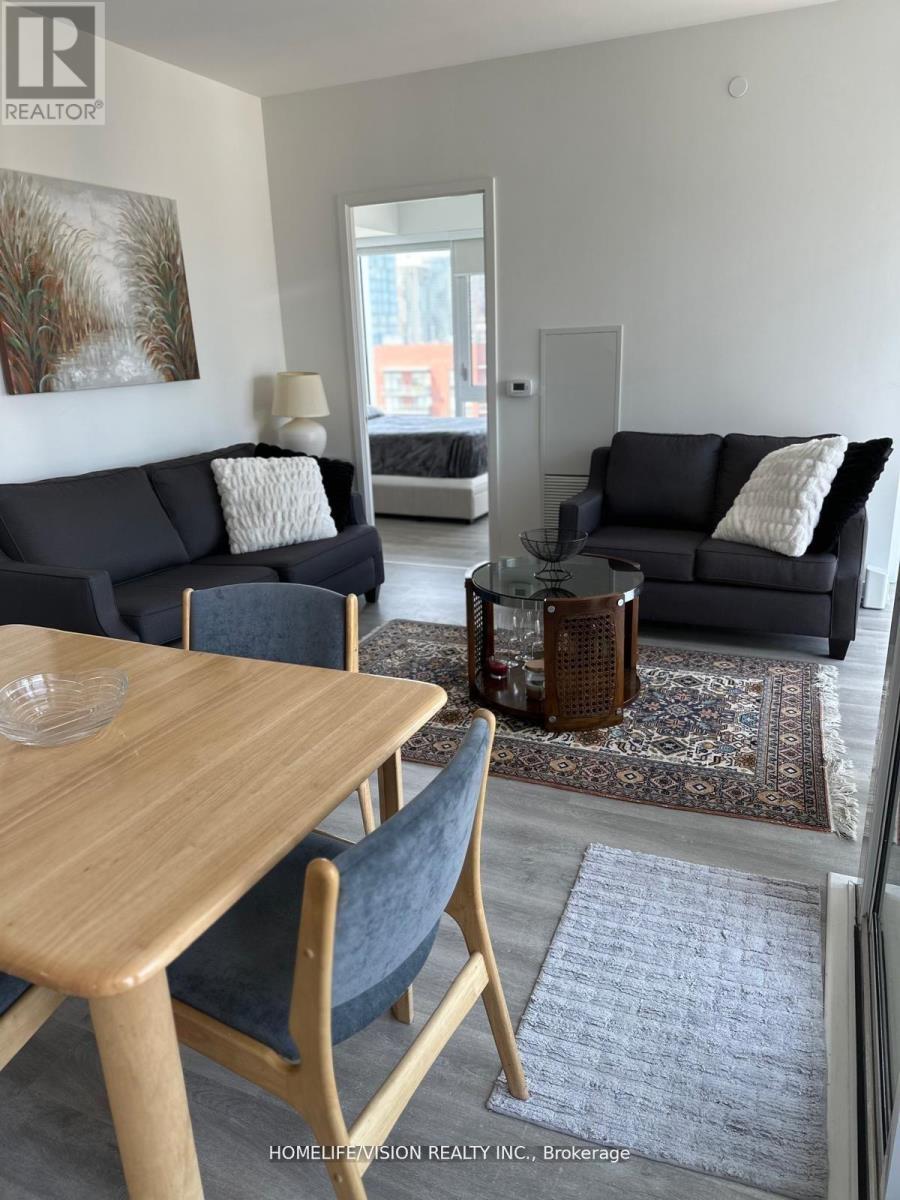 1418 - 158 Front Street E, Toronto, ON - Indoor Photo Showing Living Room