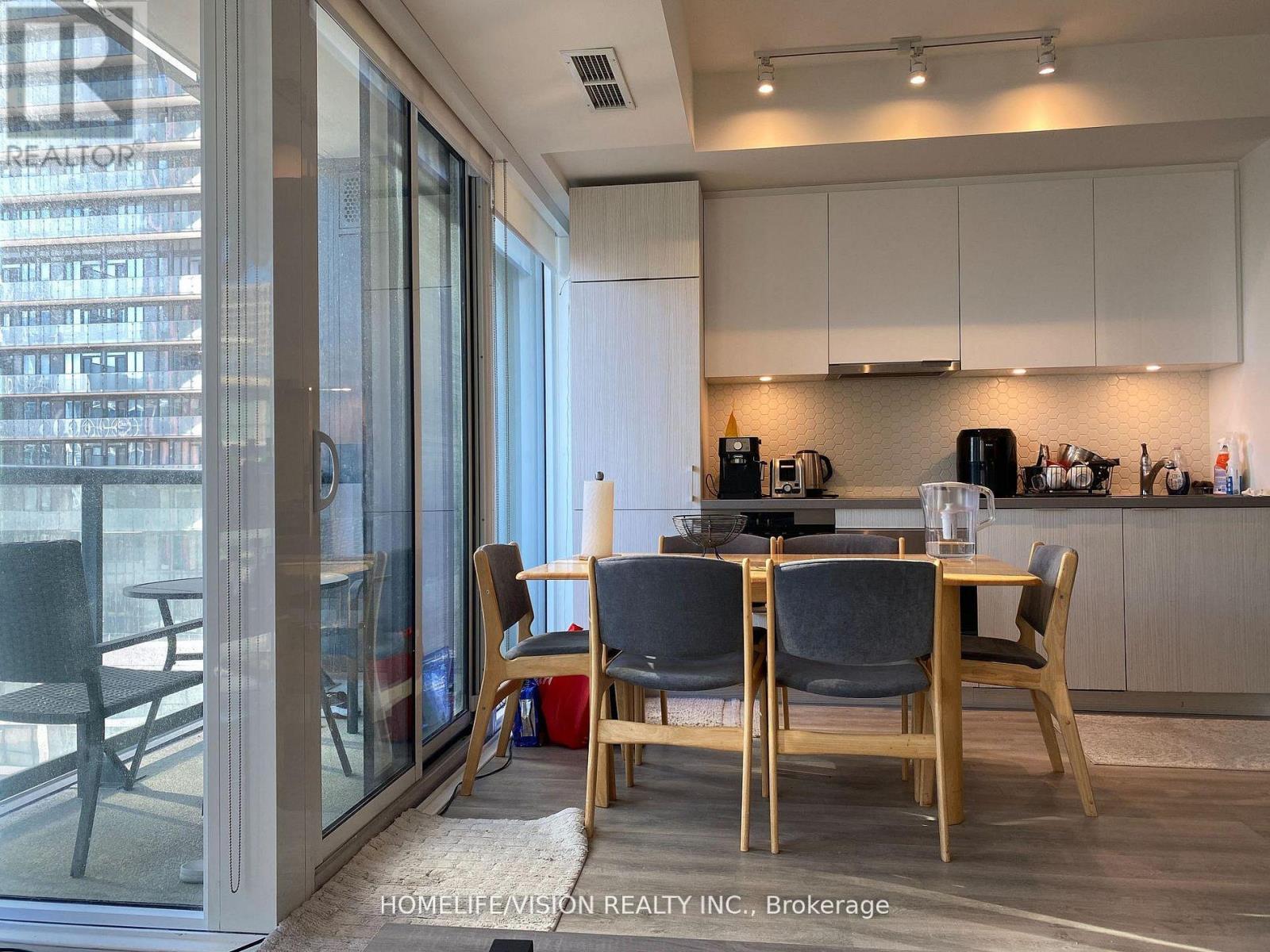 1418 - 158 Front Street E, Toronto, ON - Indoor