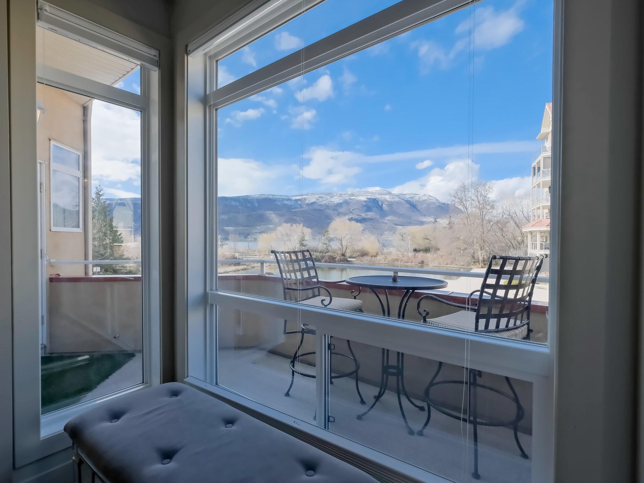 221-1088 Sunset Drive, Kelowna, BC - With Exterior