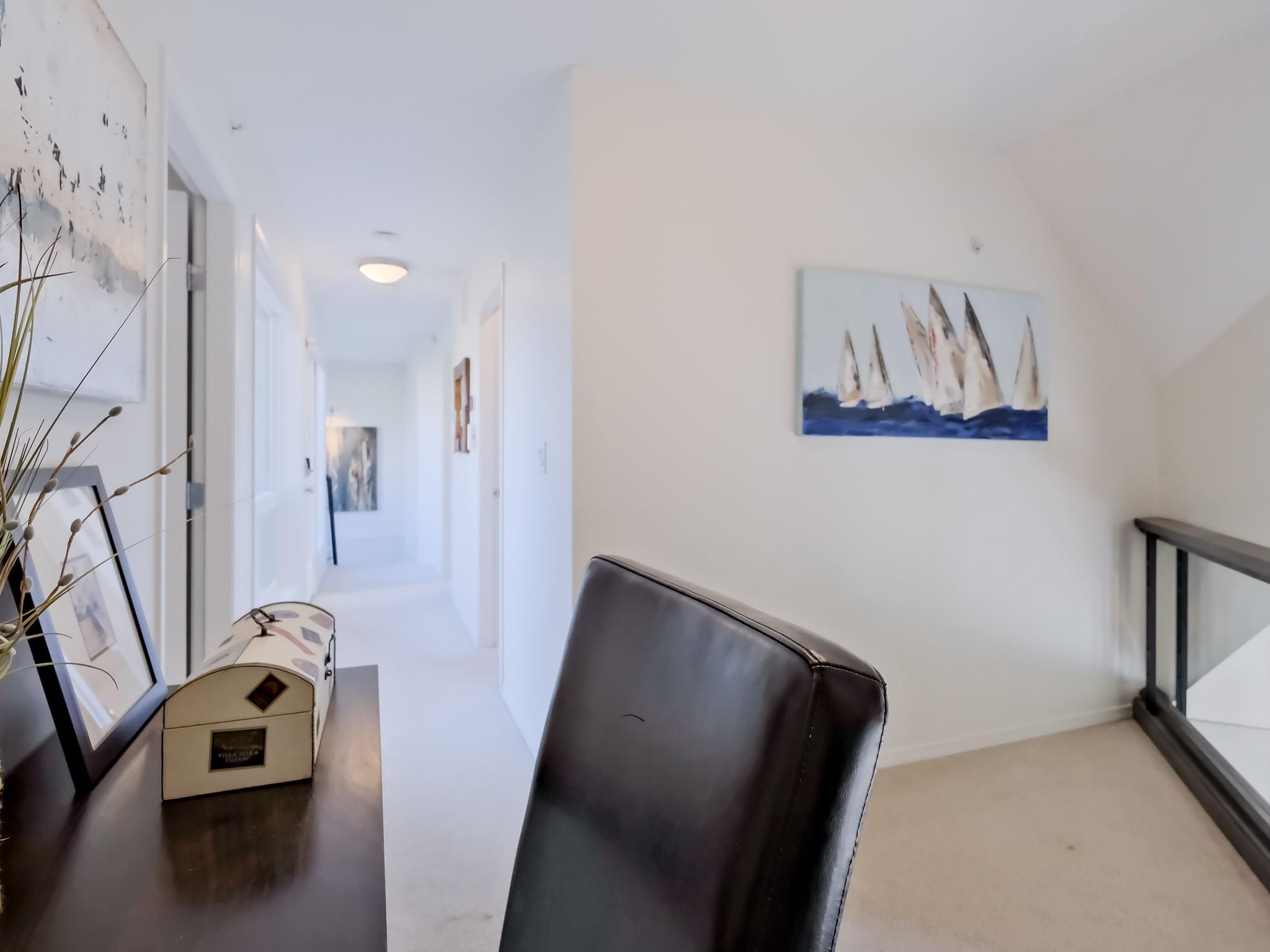 221-1088 Sunset Drive, Kelowna, BC - Indoor Photo Showing Other Room