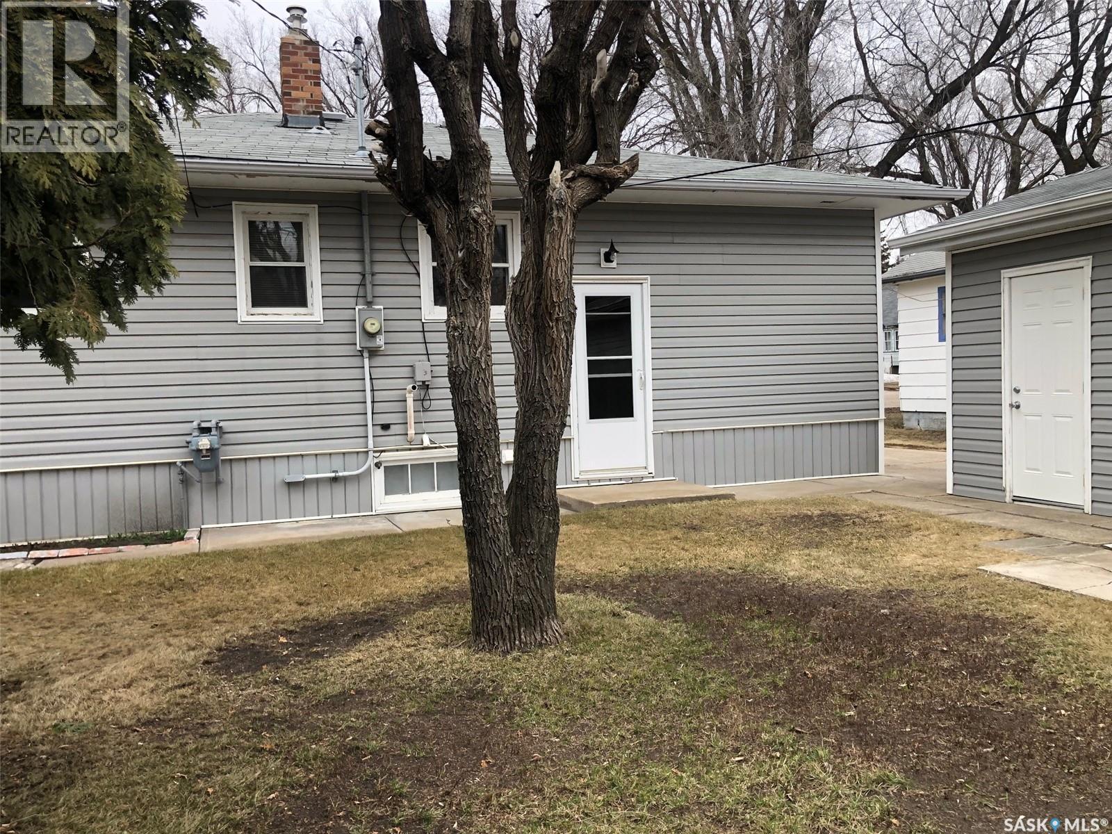 309 Fifth Avenue E, Canora, SK - Outdoor
