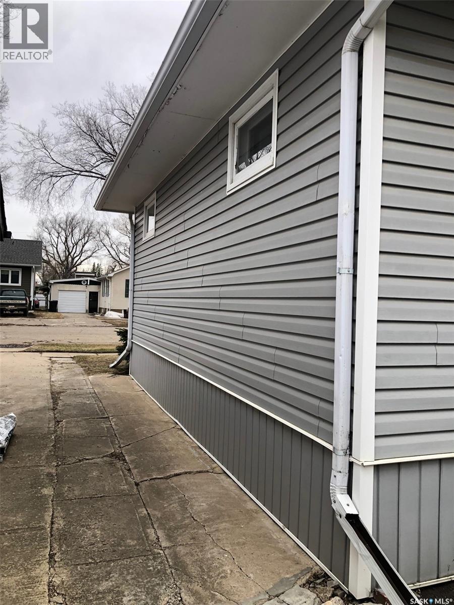 309 Fifth Avenue E, Canora, SK - Outdoor With Exterior