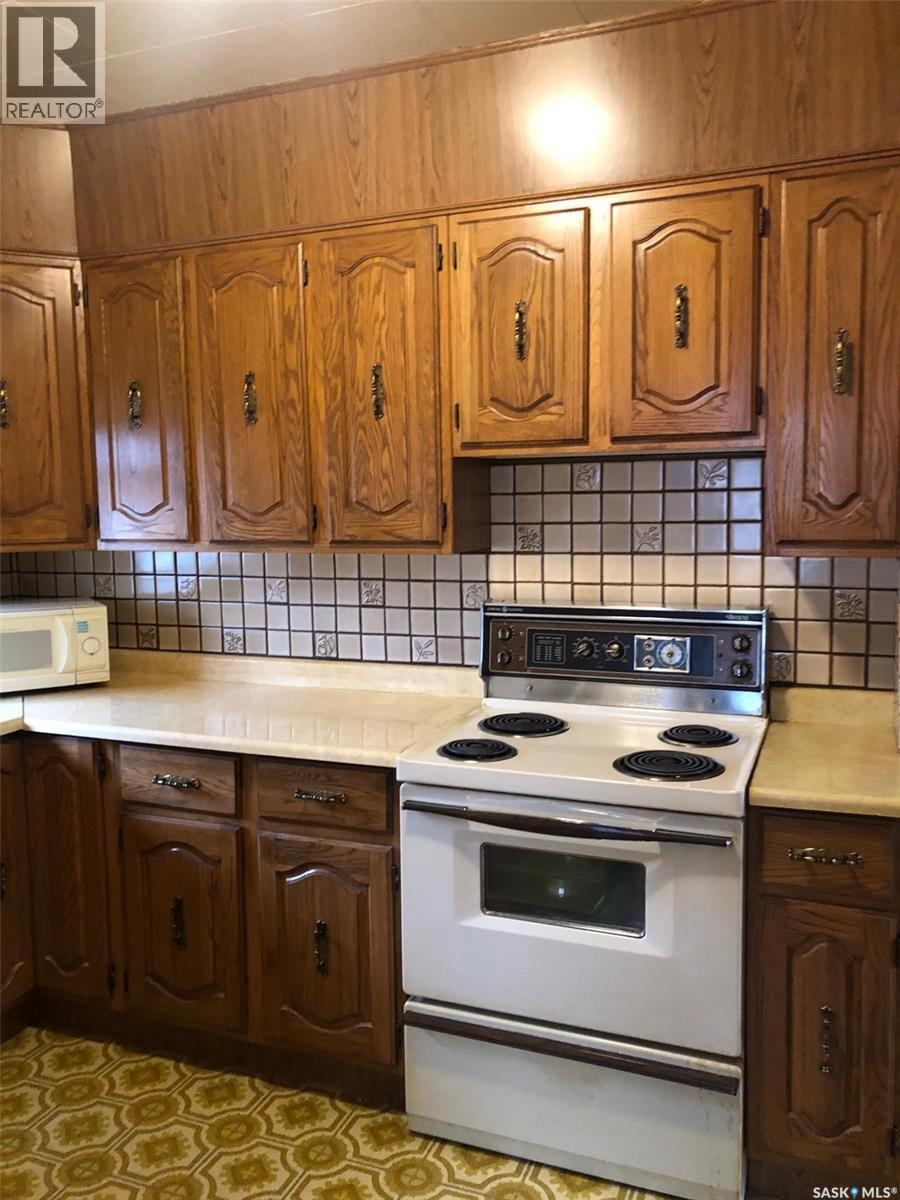 309 Fifth Avenue E, Canora, SK - Indoor Photo Showing Kitchen