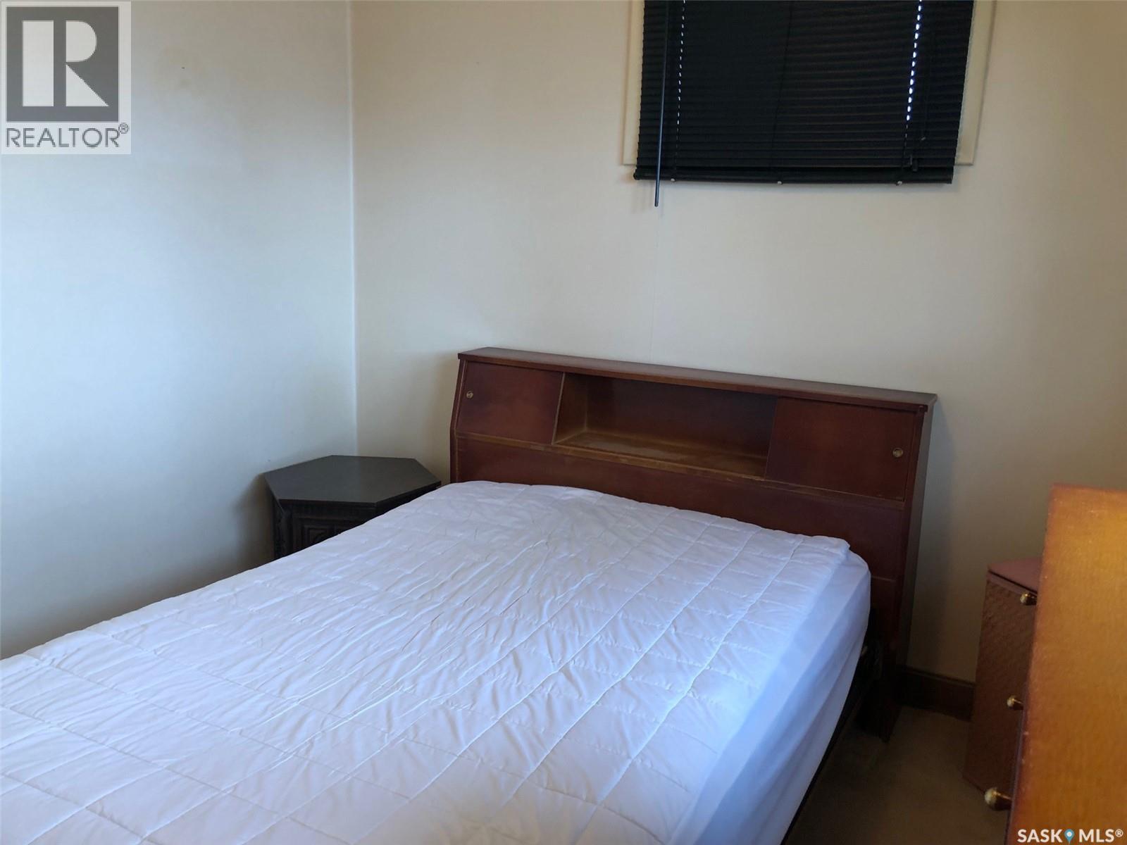 309 Fifth Avenue E, Canora, SK - Indoor Photo Showing Bedroom