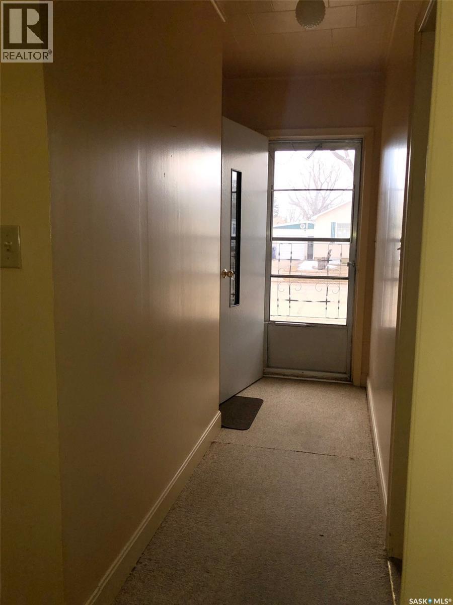 309 Fifth Avenue E, Canora, SK - Indoor Photo Showing Other Room