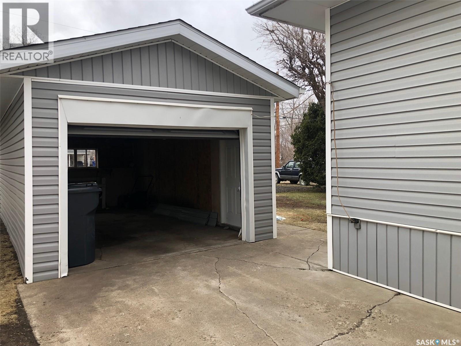 309 Fifth Avenue E, Canora, SK - Outdoor With Exterior