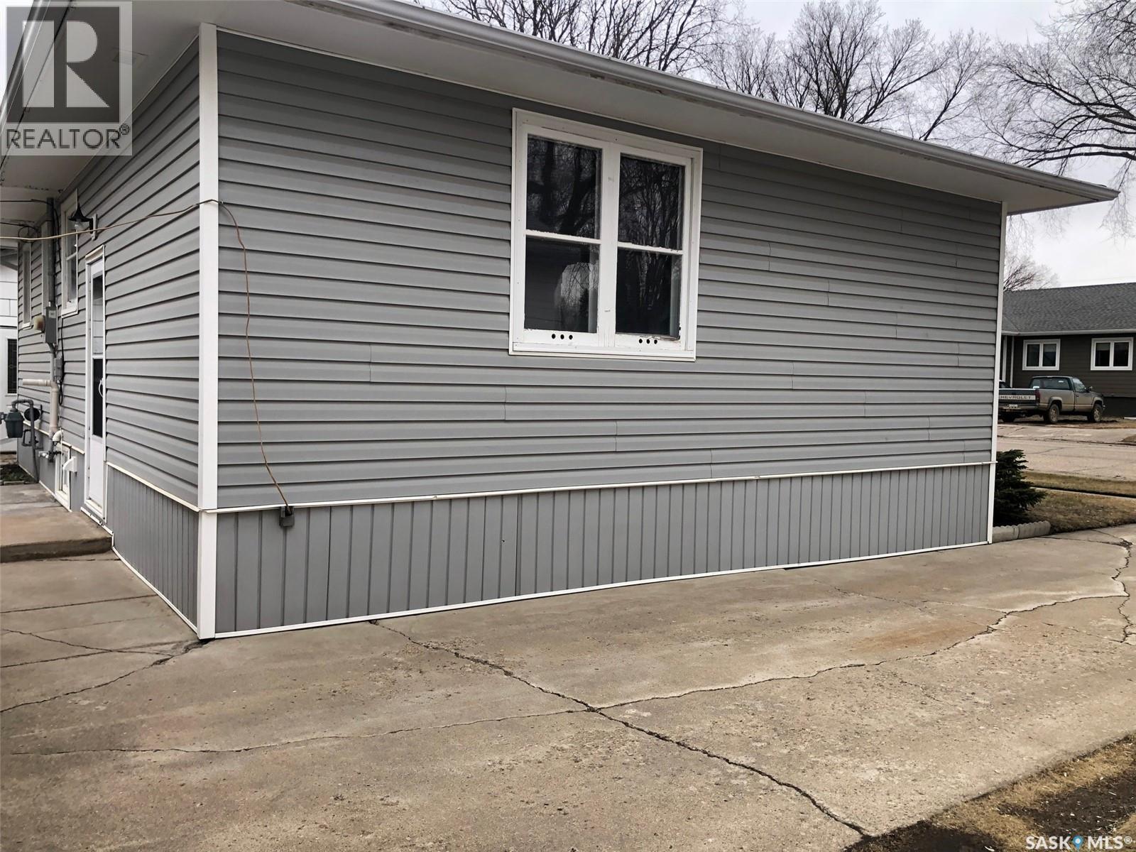 309 Fifth Avenue E, Canora, SK - Outdoor