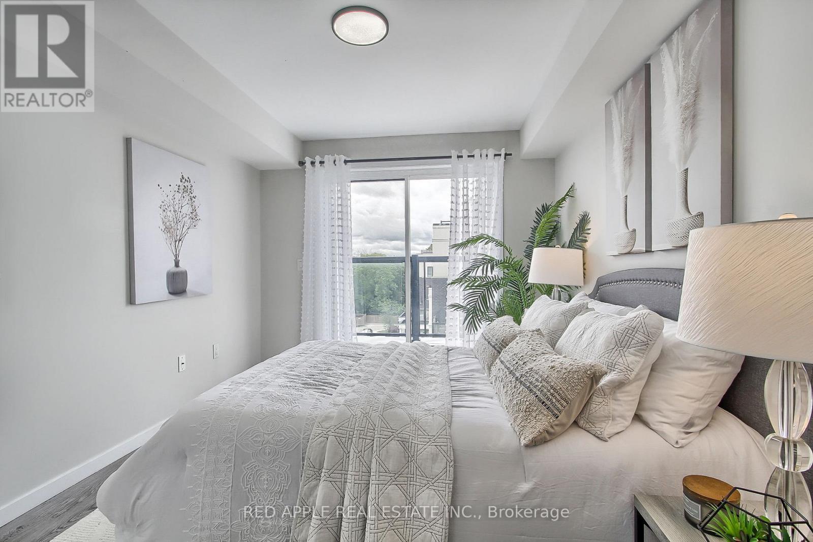 110 - 600 Alex Gardner Circle, Aurora, ON - Indoor Photo Showing Bedroom