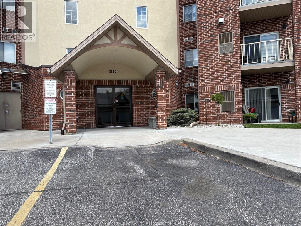 3160 Wildwood Unit# 320, Windsor, ON - Outdoor With Balcony