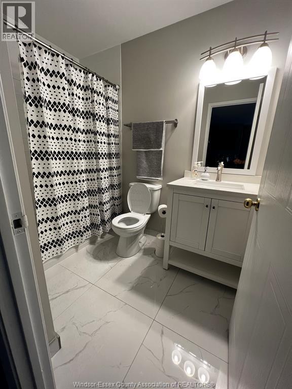 3160 Wildwood Unit# 320, Windsor, ON - Indoor Photo Showing Bathroom