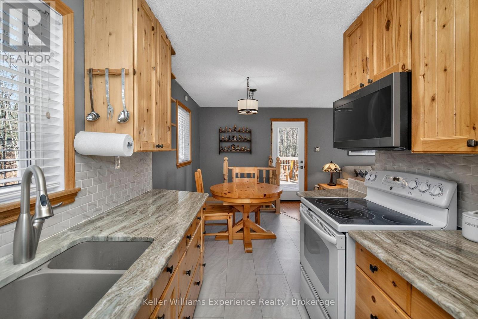 194 Sawlog Point Road, Tiny, ON - Indoor Photo Showing Kitchen With Double Sink