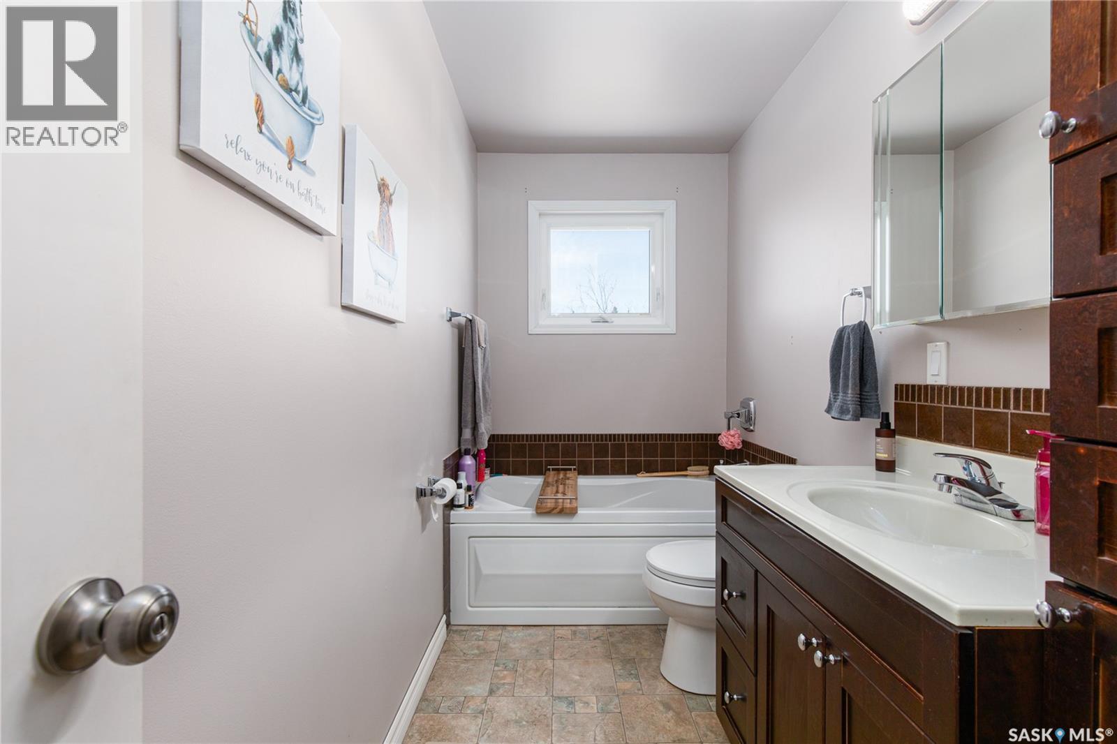 1267 Maybery Crescent, Moose Jaw, SK - Indoor Photo Showing Bathroom