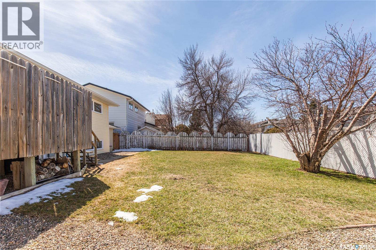 1267 Maybery Crescent, Moose Jaw, SK - Outdoor