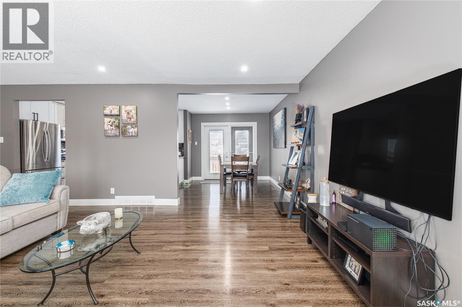1267 Maybery Crescent, Moose Jaw, SK - Indoor Photo Showing Living Room