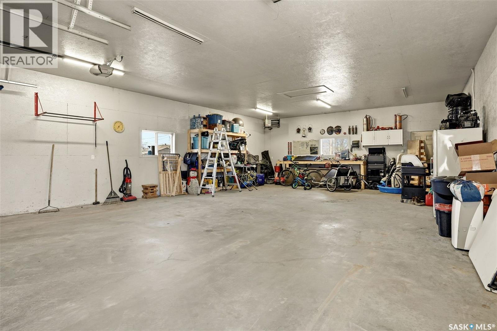 230 Prairie Avenue, Briercrest, SK - Indoor Photo Showing Garage