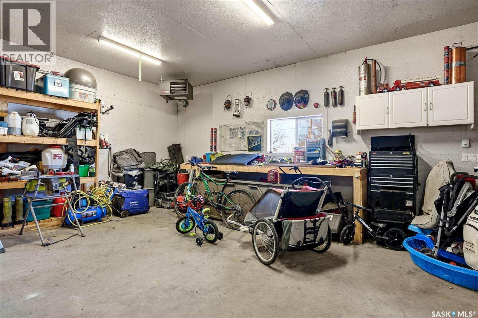230 Prairie Avenue, Briercrest, SK - Indoor Photo Showing Garage