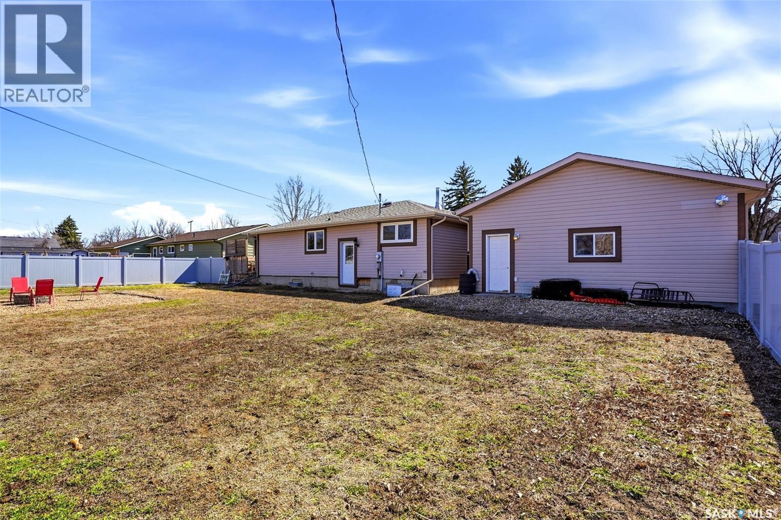 230 Prairie Avenue, Briercrest, SK - Outdoor