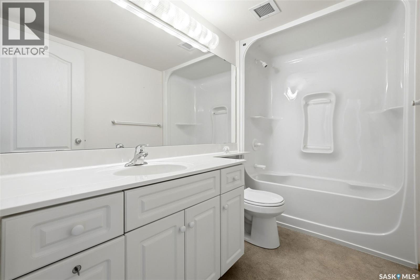 236 2530 25Th Avenue, Regina, SK - Indoor Photo Showing Bathroom