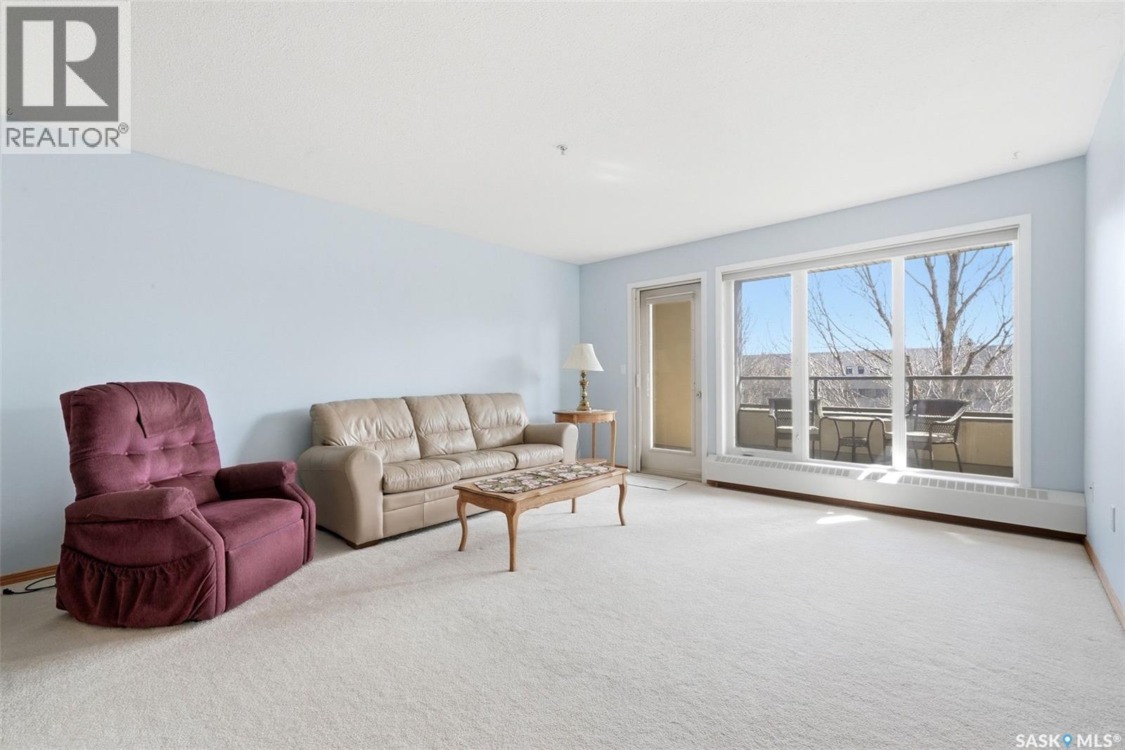 236 2530 25Th Avenue, Regina, SK - Indoor Photo Showing Living Room