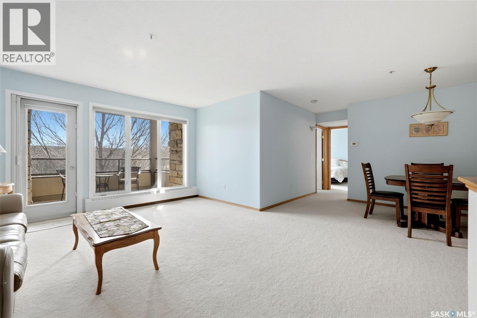 236 2530 25Th Avenue, Regina, SK - Indoor Photo Showing Living Room